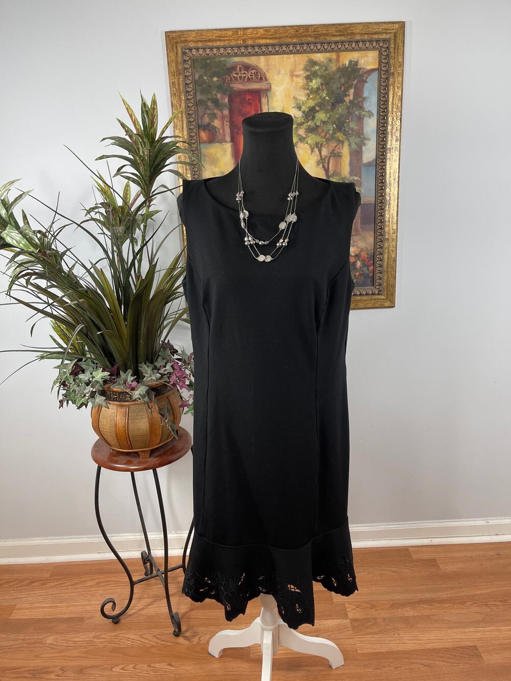 RSVP By Talbots Sheath Dress Womens 14 Black Embroidered Hem Minimalist Coquette